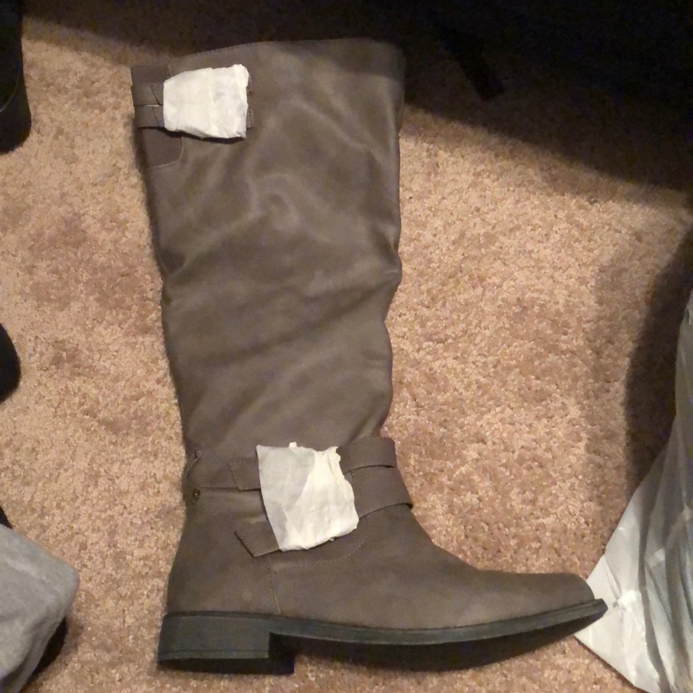 Women’s Boots (never worn)